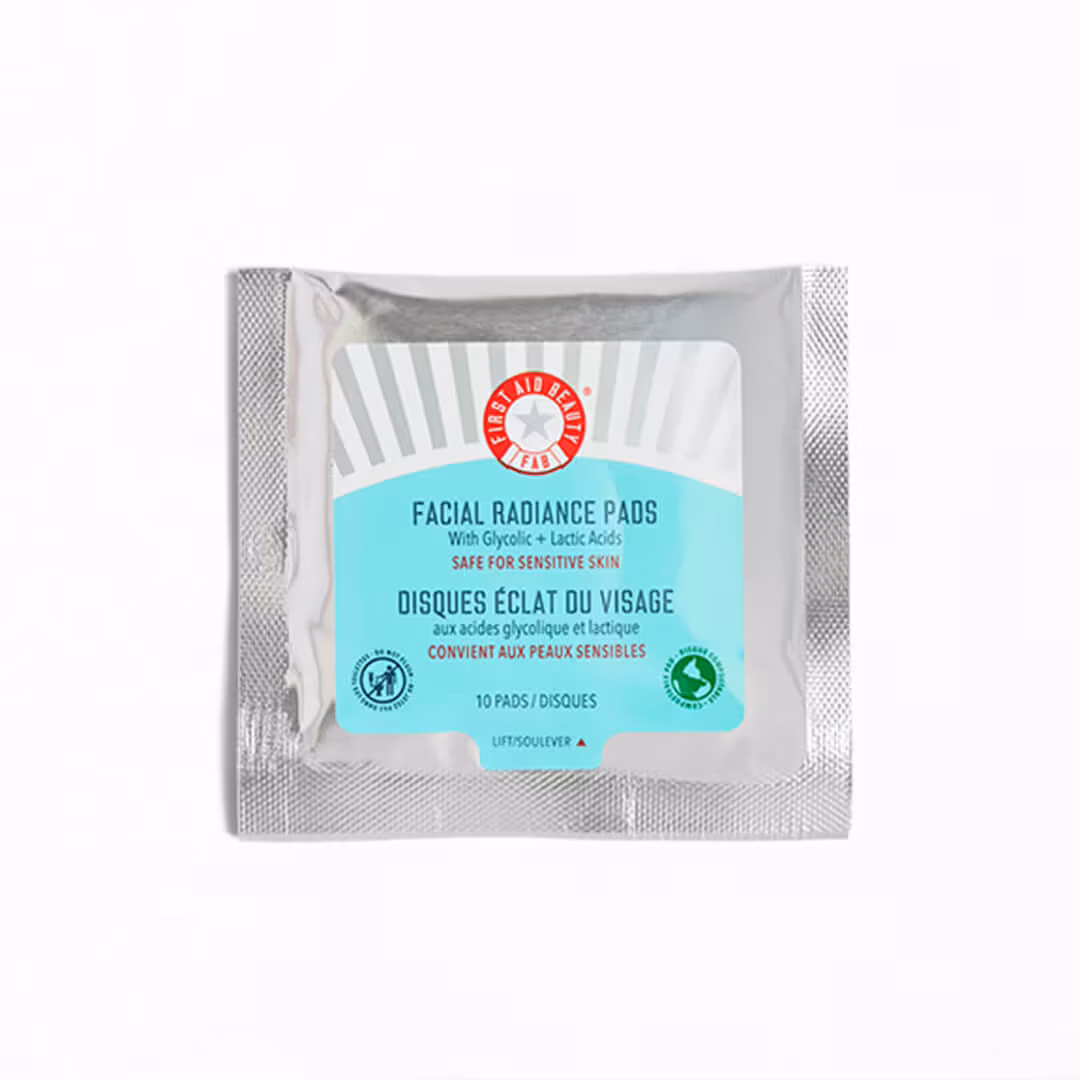 FIRST AID BEAUTY Facial Radiance Pads